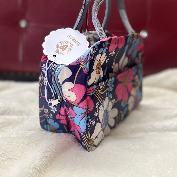 Make up pouch for travelling - Picture 5 of 7